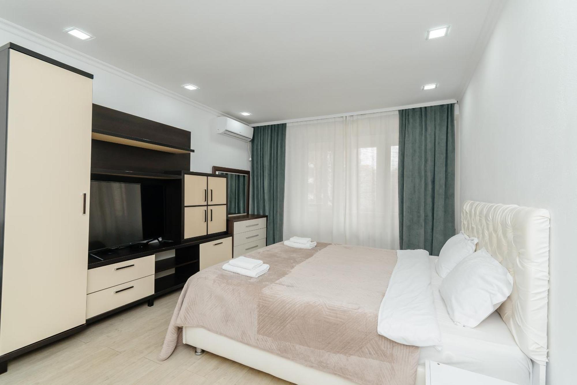 Ultra Centr Chisinau Luxrent Apartment Ngoại thất bức ảnh