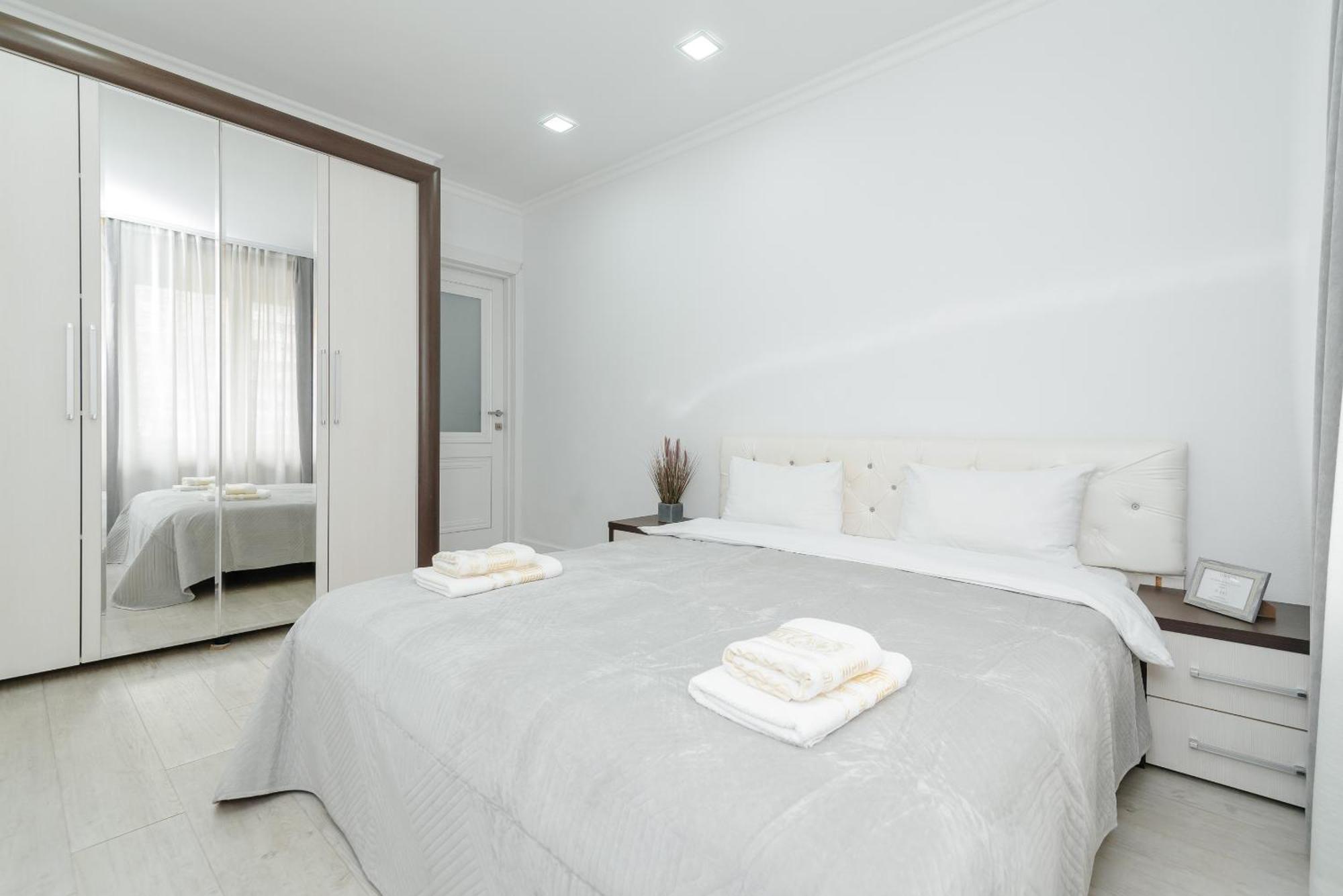 Ultra Centr Chisinau Luxrent Apartment Ngoại thất bức ảnh