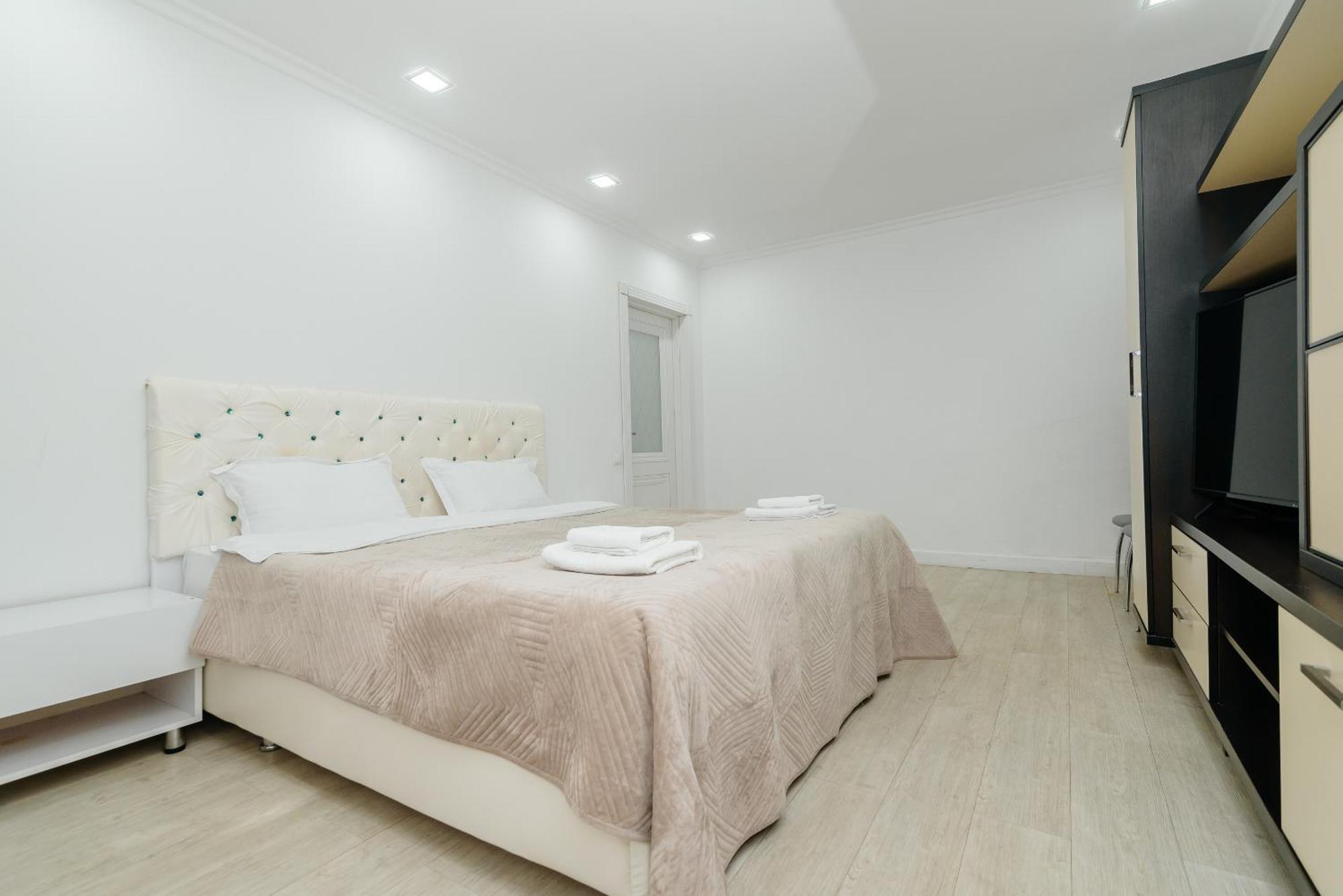 Ultra Centr Chisinau Luxrent Apartment Ngoại thất bức ảnh